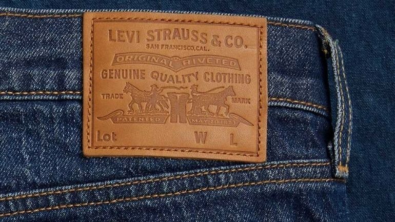 Η εταιρεία Levi Strauss & Co φεύγει οριστικά από την Ρωσία έπειτα από 29 χρόνια